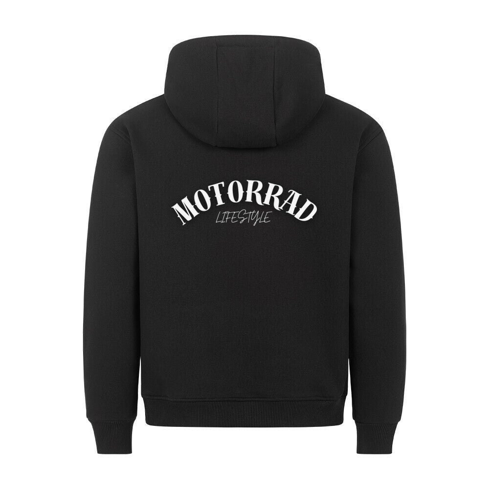 Der MarketPrint Premium Hoodie "Motorrad Lifestyle" in schwarz hat eine lockere Passform und einen auffälligen, gewölbten weißen "MOTORRAD LIFESTYLE"-Text auf dem oberen Rücken. Abgebildet von hinten. Hergestellt in Türkiye.