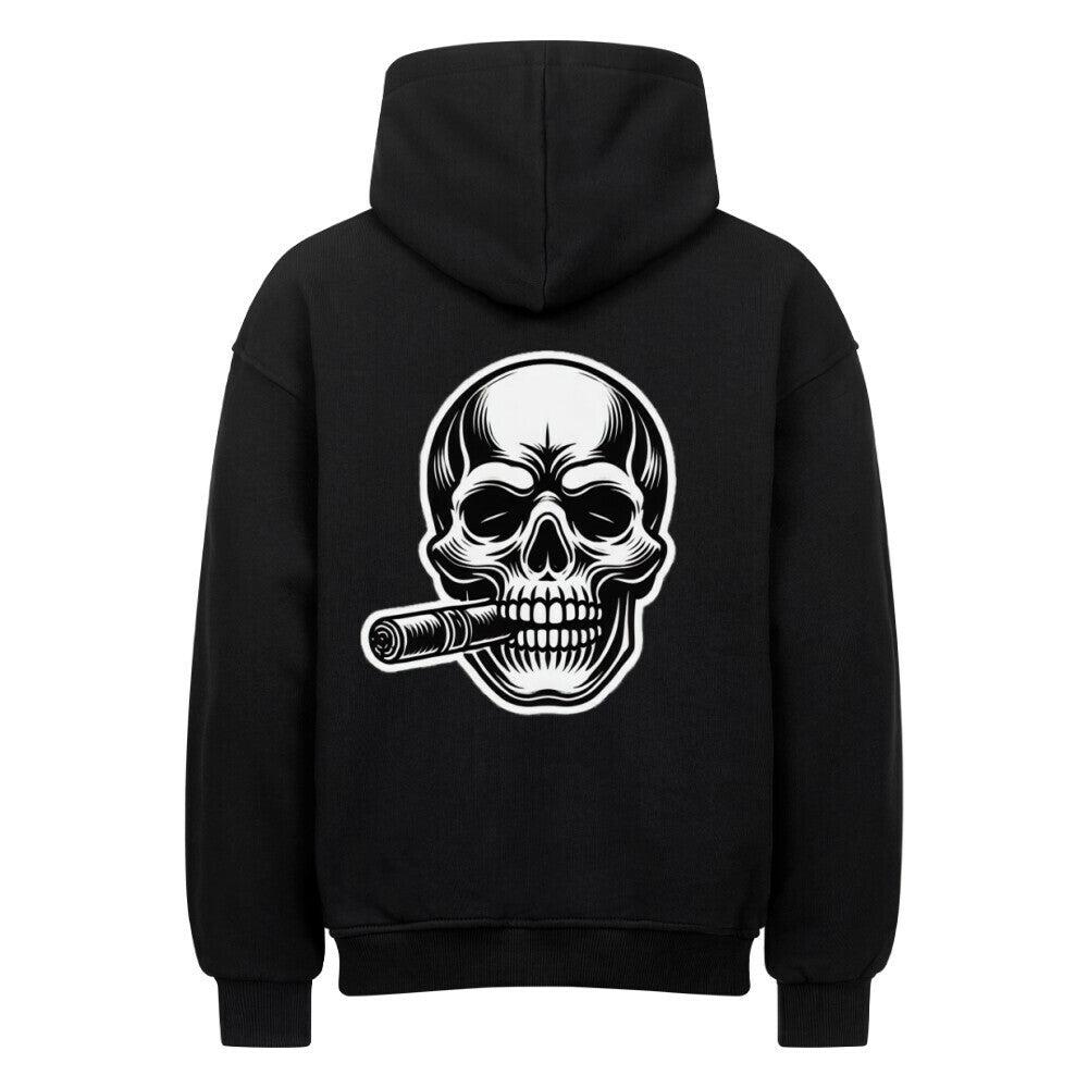 Der MarketPrint Oversized Hoodie "Totenkopf" ist ein schwarzer Premium-Kapuzenpullover mit einer großen weißen Totenkopf- und Zigarrengrafik auf dem Rücken.