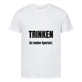 Das MarketPrint Premium Shirt "Trinken" ist ein weiches Singlejersey Unisex-T-Shirt in Weiß mit schwarzem Text auf der Vorderseite: TRINKEN ist meine Sportart. (Deutsch).