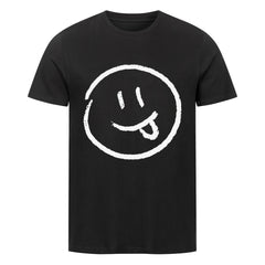 Das Premium Shirt "Smiley" von MarketPrint ist ein schwarzes, kurzärmeliges Unisex-T-Shirt mit einem großen, weißen Smiley-Gesicht (Zunge herausgestreckt) in der vorderen Mitte. Es ist aus weichem Single-Jersey aus Bio-Baumwolle gefertigt und bietet hohen Tragekomfort.