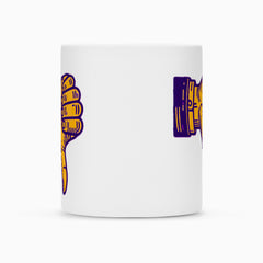 Die Tasse "Daum runter" von MarketPrint ist eine weiße Keramiktasse mit zwei Daumen-runter-Motiven und besonders langlebiger, spülmaschinenfester Duraglaze-Beschichtung.
