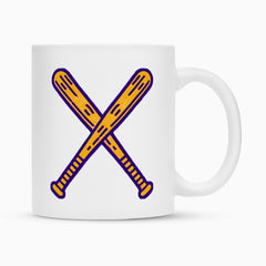 Die Tasse "Baseball" von Infinity Merch ist eine weiße Keramiktasse mit Duraglaze-Beschichtung, auf der zwei gekreuzte gelbe Baseballschläger in Blau abgebildet sind - ideal als Sublimationstasse.