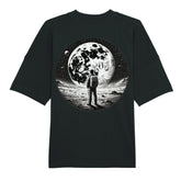 Das Premium Oversize Blast "Astro" T-Shirt von Infinity Merch besteht aus Bio-Baumwolle und zeigt einen Aufdruck mit einem Mann auf dem Mond - ideal für angesagte Styles.