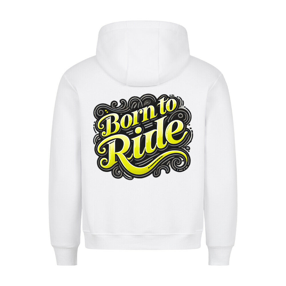 Der MarketPrint Premium Hoodie "Born to Ride" hat einen gemütlichen Schnitt, einen fetten gelben und schwarzen Schriftzug mit dekorativen Wirbeln auf dem Rücken, weiße Farbe und ist made in Türkiye.