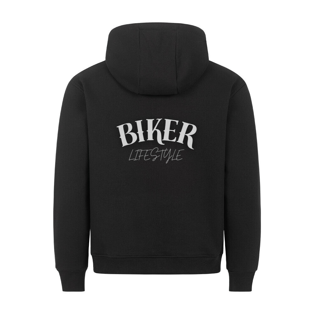 Der MarketPrint Premium Hoodie "BIKER" in schwarz mit "BIKER LIFESTYLE" auf dem Rücken - "BIKER" fett in Großbuchstaben, "LIFESTYLE" in Schreibschrift. Hohe Qualität und gemütlicher Schnitt bieten optimalen Tragekomfort.