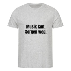 Das Premium Shirt "Sorgen" von MarketPrint ist ein hellgraues Unisex-T-Shirt aus Bio-Baumwolle mit Singlejersey-Qualität und dem deutschen Aufdruck Musik laut, Sorgen weg. in fetten schwarzen Buchstaben vorn.