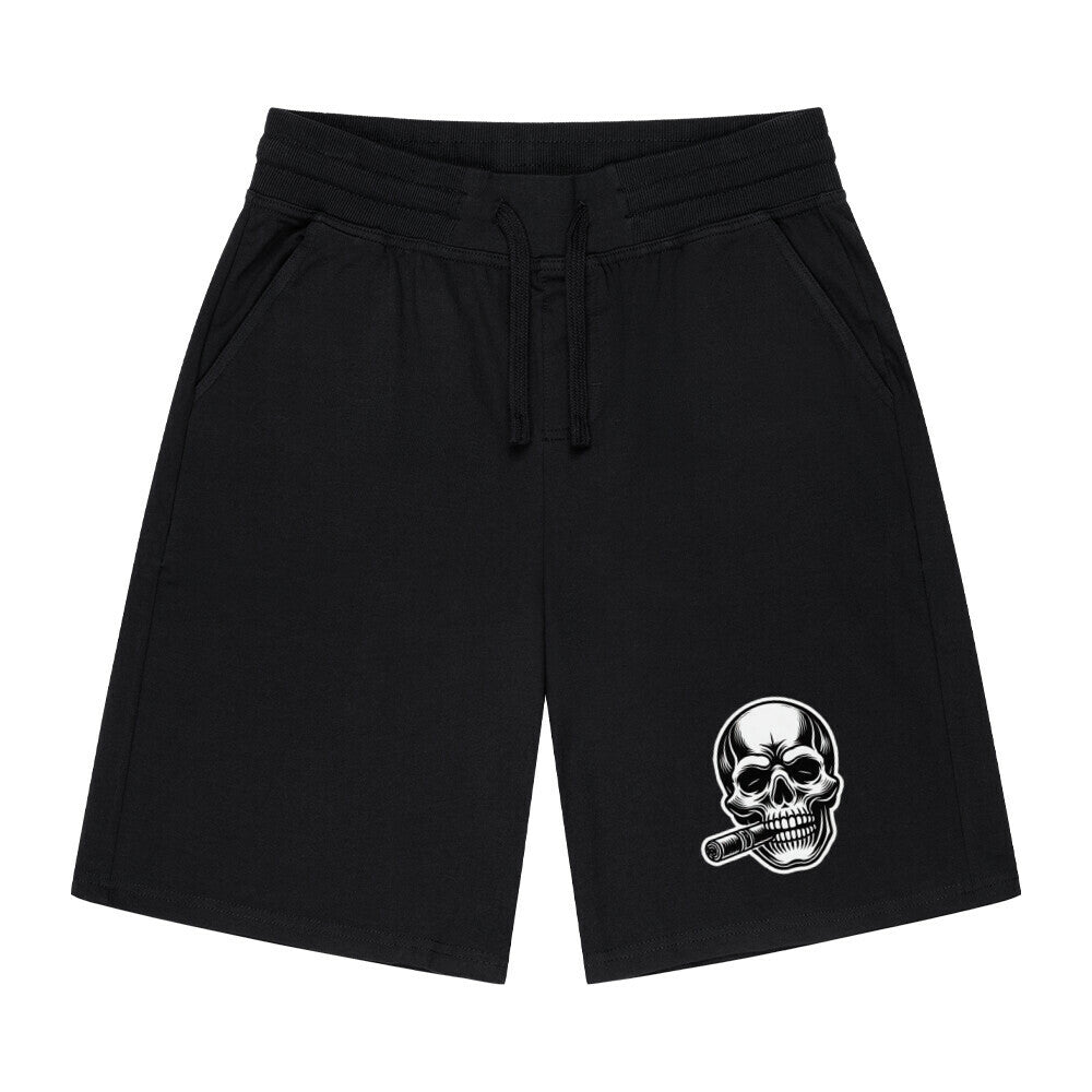 Die MarketPrint Shorts "Totenkopf-Zigarre" sind schwarze Herren-Shorts mit Kordelzug und Seitentaschen, die mit einer weißen Totenkopf-Grafik auf dem unteren linken Bein versehen sind - ideal für Workouts oder Freizeitkleidung.