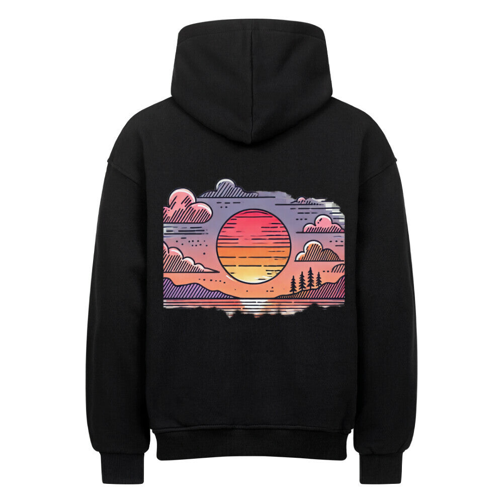 Der Oversized Hoodie "Sonnenuntergang" von MarketPrint ist ein schwarzer, schwerer Baumwoll-Kapuzenpullover mit übergroßer Passform, der ein farbenfrohes Sonnenuntergangsbild in Pink, Orange und Lila mit Wolken und Bäumen auf dem Rücken zeigt.