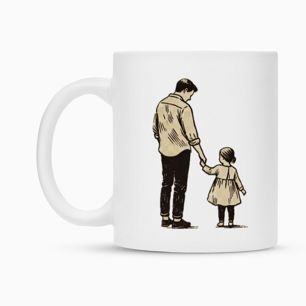 Die Tasse "Vater-Tochter" von MarketPrint ist eine weiße Keramiktasse mit Duraglaze-Beschichtung, die eine Illustration eines langärmlig gekleideten Vaters und seiner Tochter im Kleid zeigt - beide Händchen haltend von hinten.
