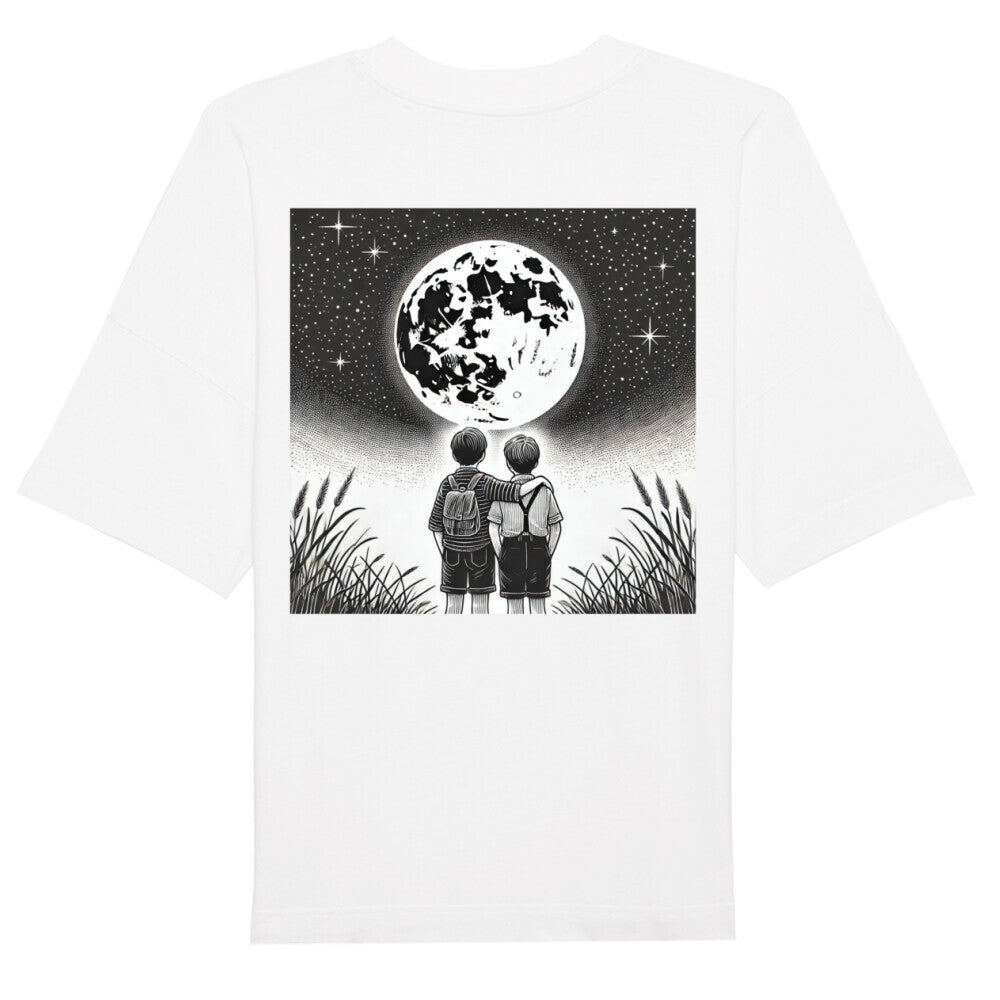 Das Premium Oversize Blast "Brüder-Mond" T-Shirt von Infinity Merch besteht aus Bio-Baumwolle und zeigt zwei Jungen, die gemeinsam den Mond betrachten.